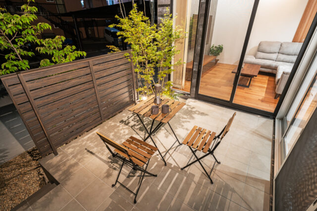 回遊動線と寛ぎの軒下テラスで,それぞれの暮らしを叶える二世帯の住まい丨日本宮城丨株式会社杜設計-56