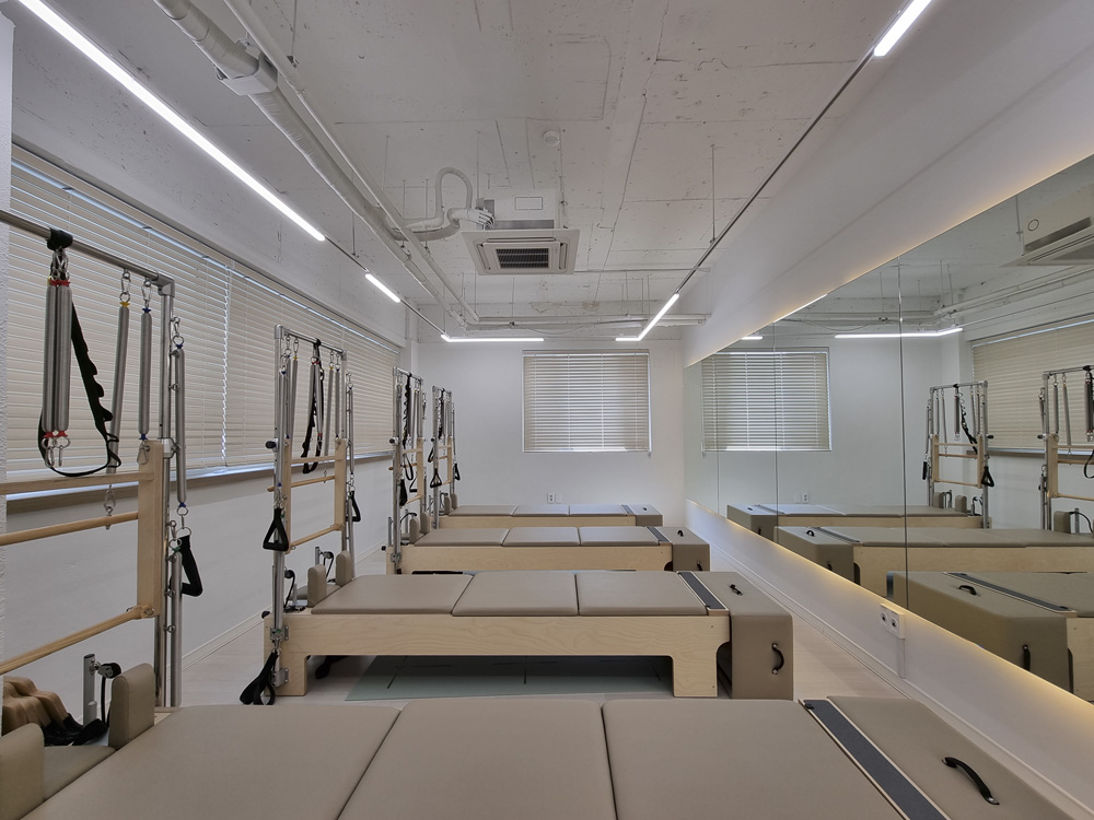 简约 50 平公寓，打造温馨舒适空间-5