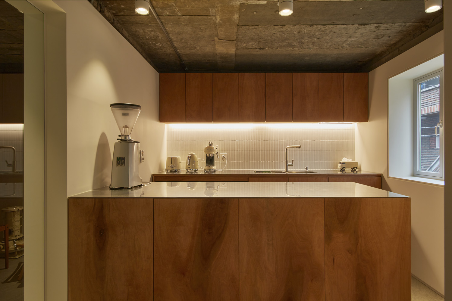 "现代简约风格的 15 平米咖啡厅设计"-6