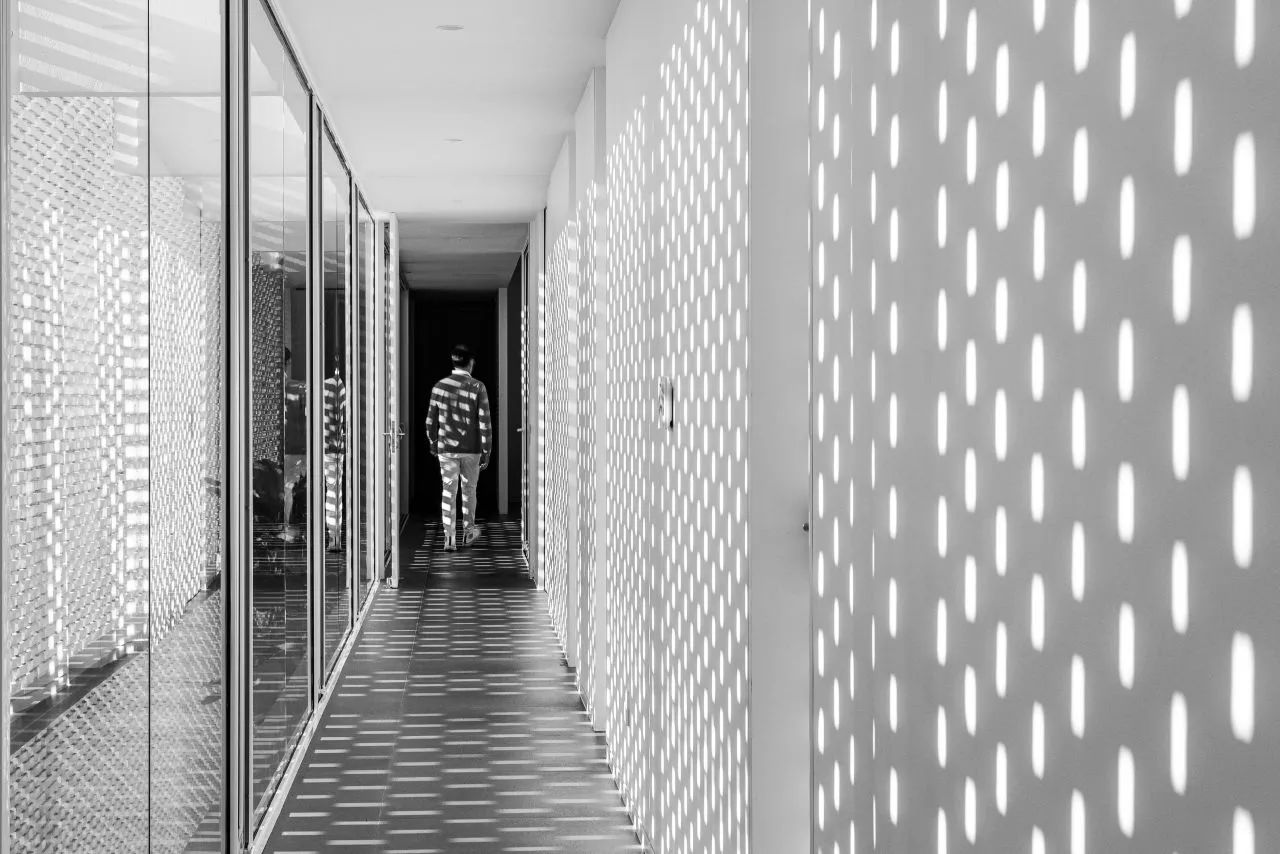 “牛奶蜂巢”屋|White Bricks 住宅丨巴西巴西利亚丨BLOCO Arquitetos-42