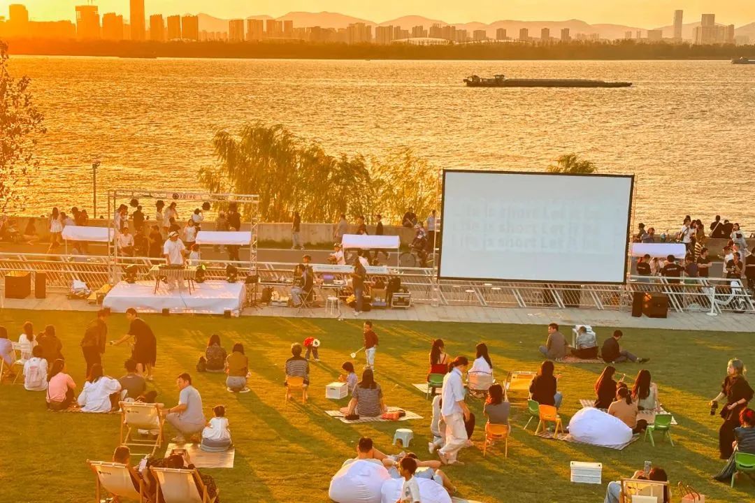 从功能至上到融入公共生活——南京江心洲排涝泵站-0