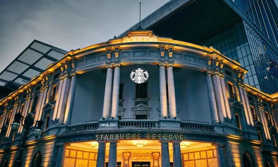 全球最美星巴克,花店、水族馆、百樱共赏-55