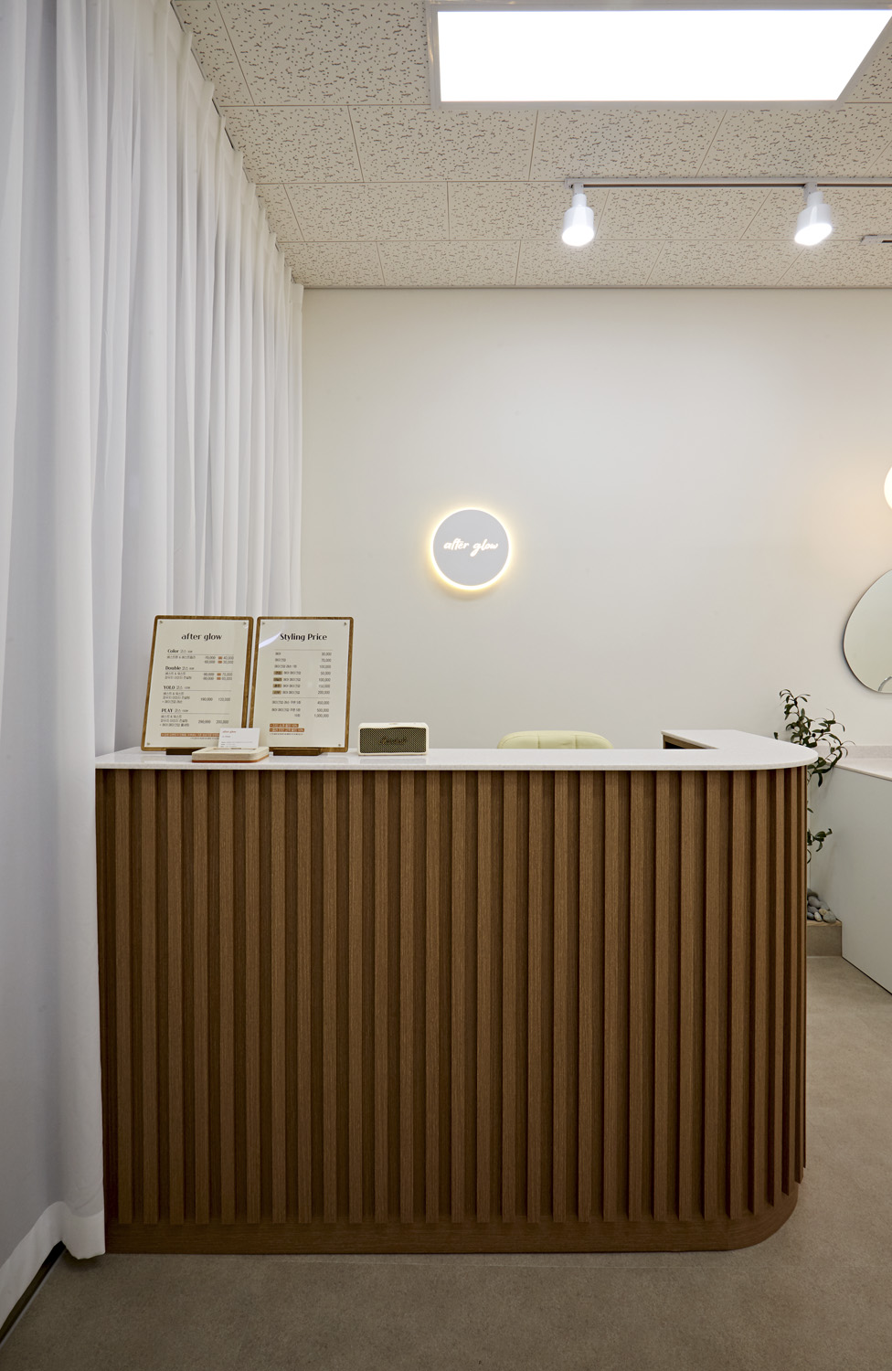 简约风格 10 坪美妆店设计案例-11