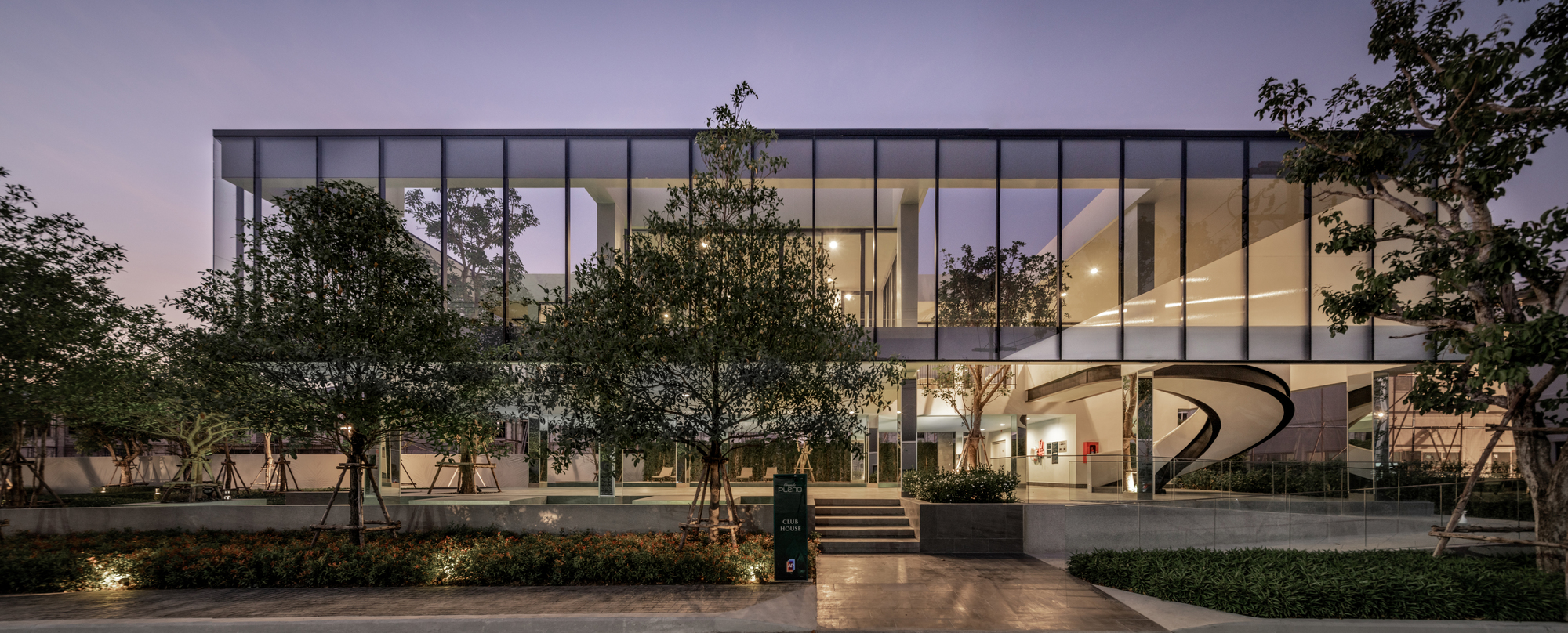 AP Grand Pleno Phahol Ransit Club House / ForX Design Studio-22