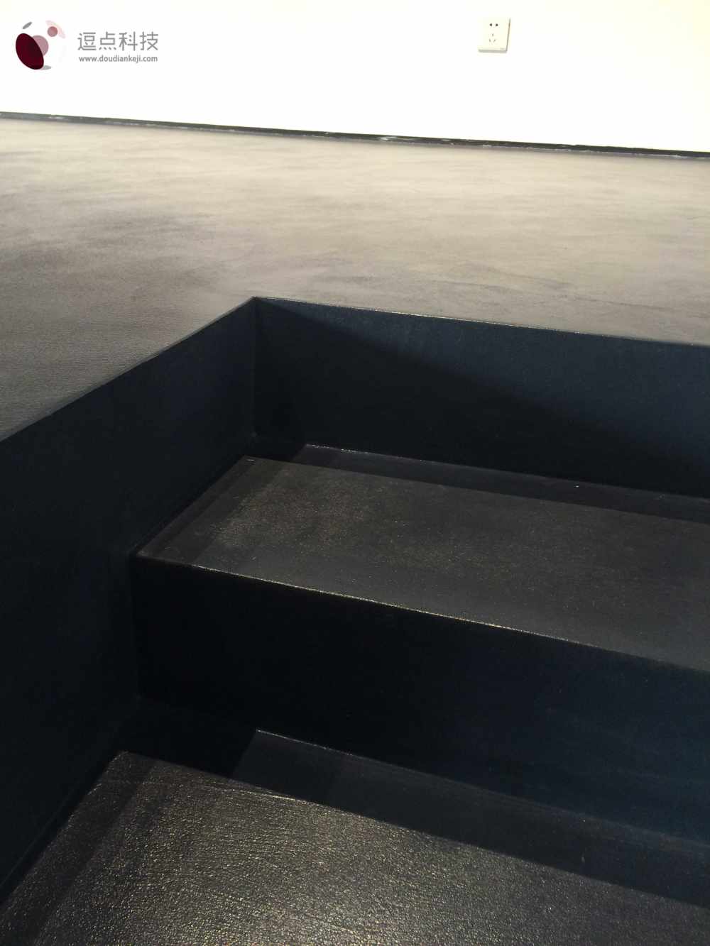 艺术树脂漆打造无缝一体化空间-6