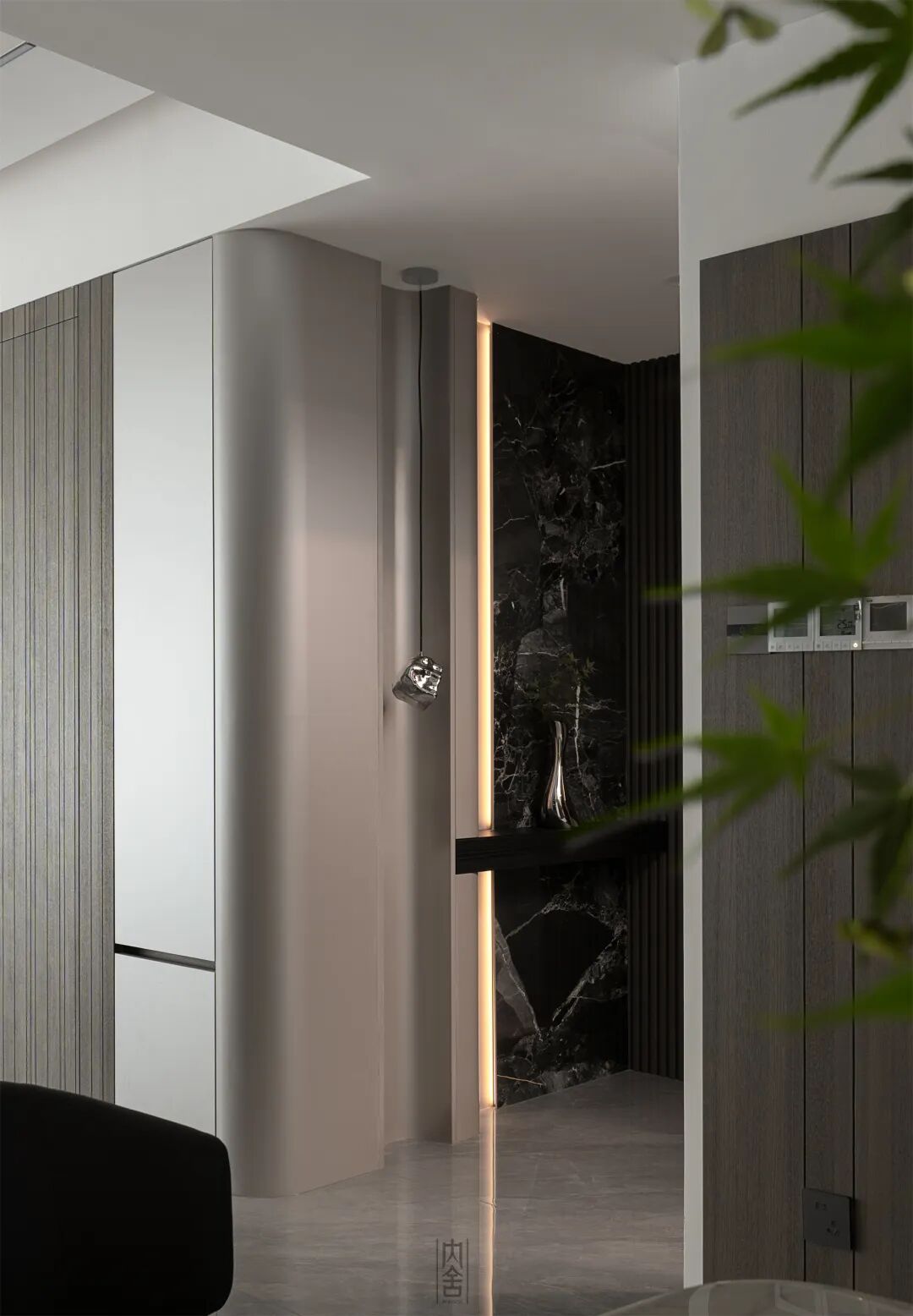 内舍软装丨198㎡意式格雷风，色系冷淡但不代表家没温度！-8