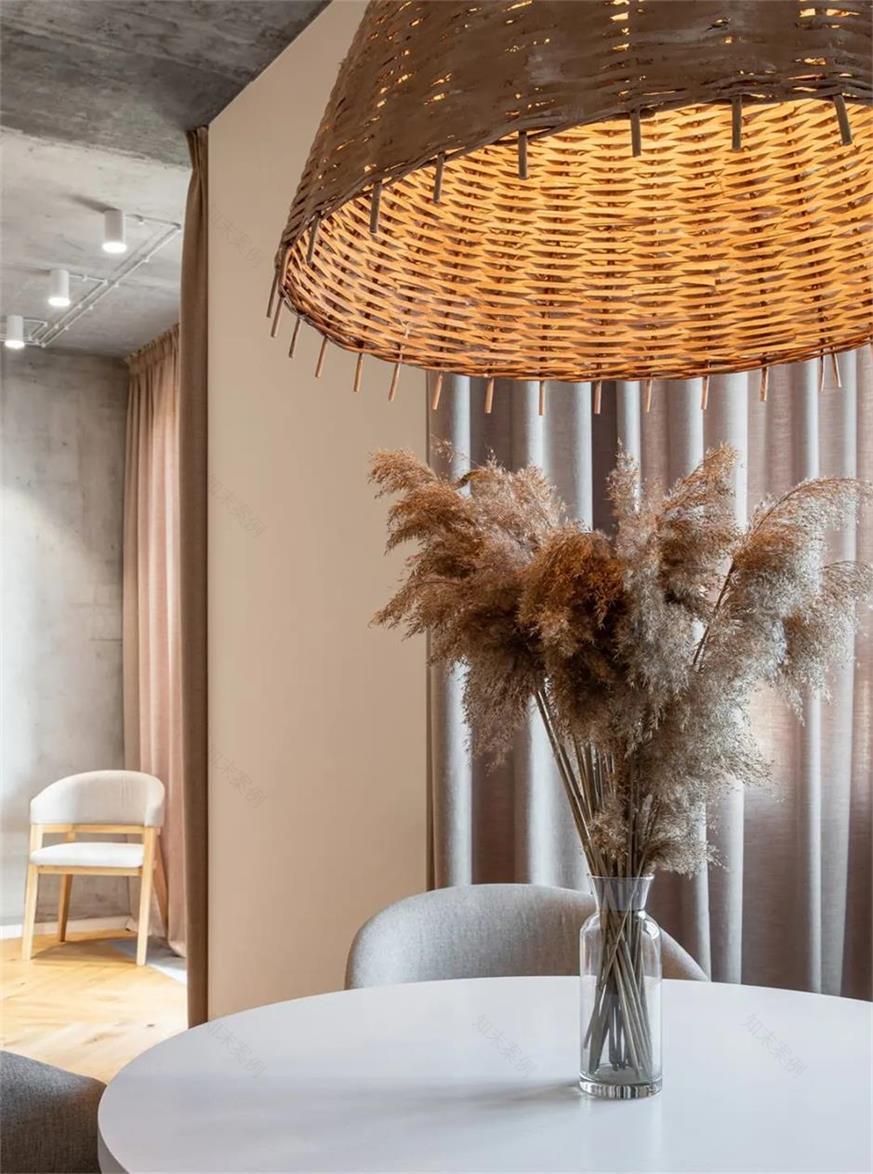 粗犷与精致完美融合的侘寂风公寓设计(Mazanka公寓)丨乌克兰基辅-7