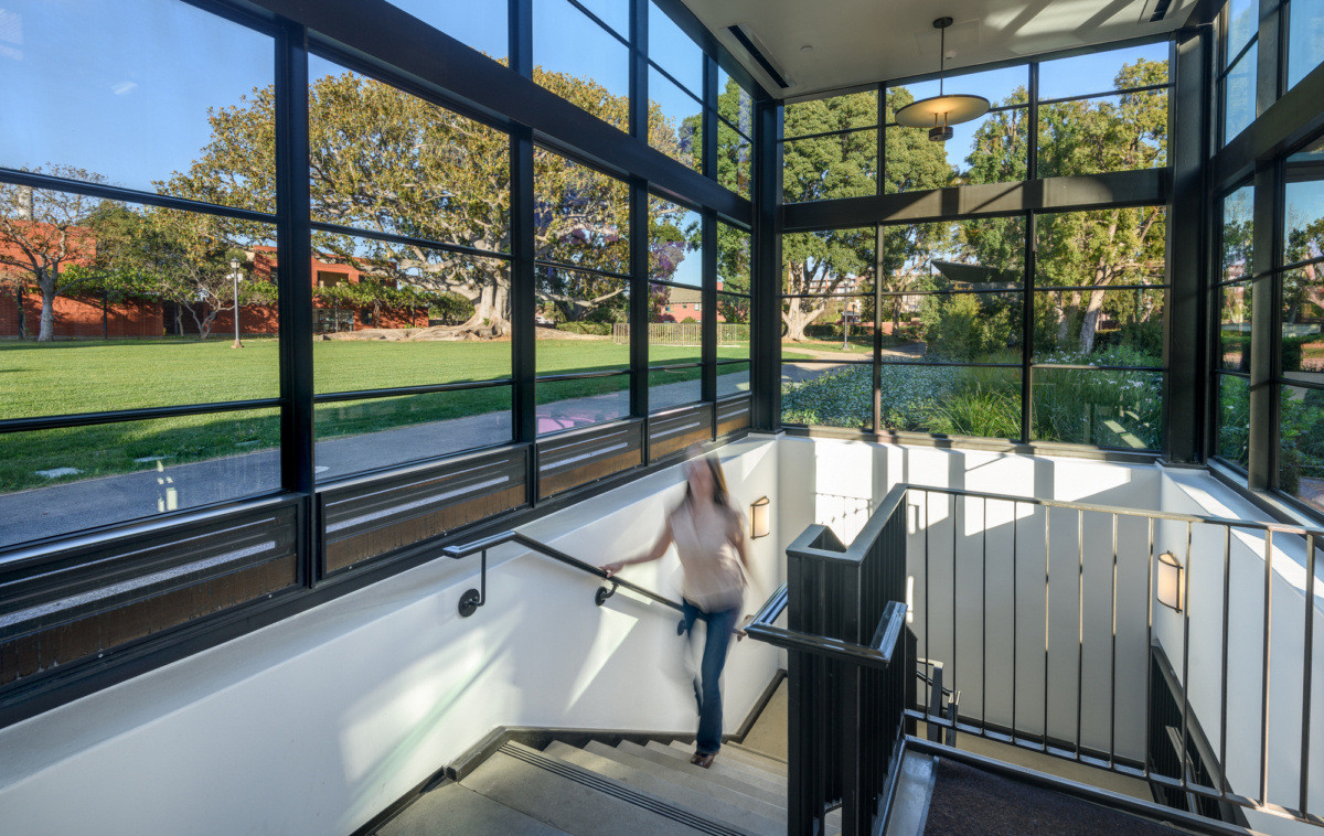 UCLA 图书馆翻新-9