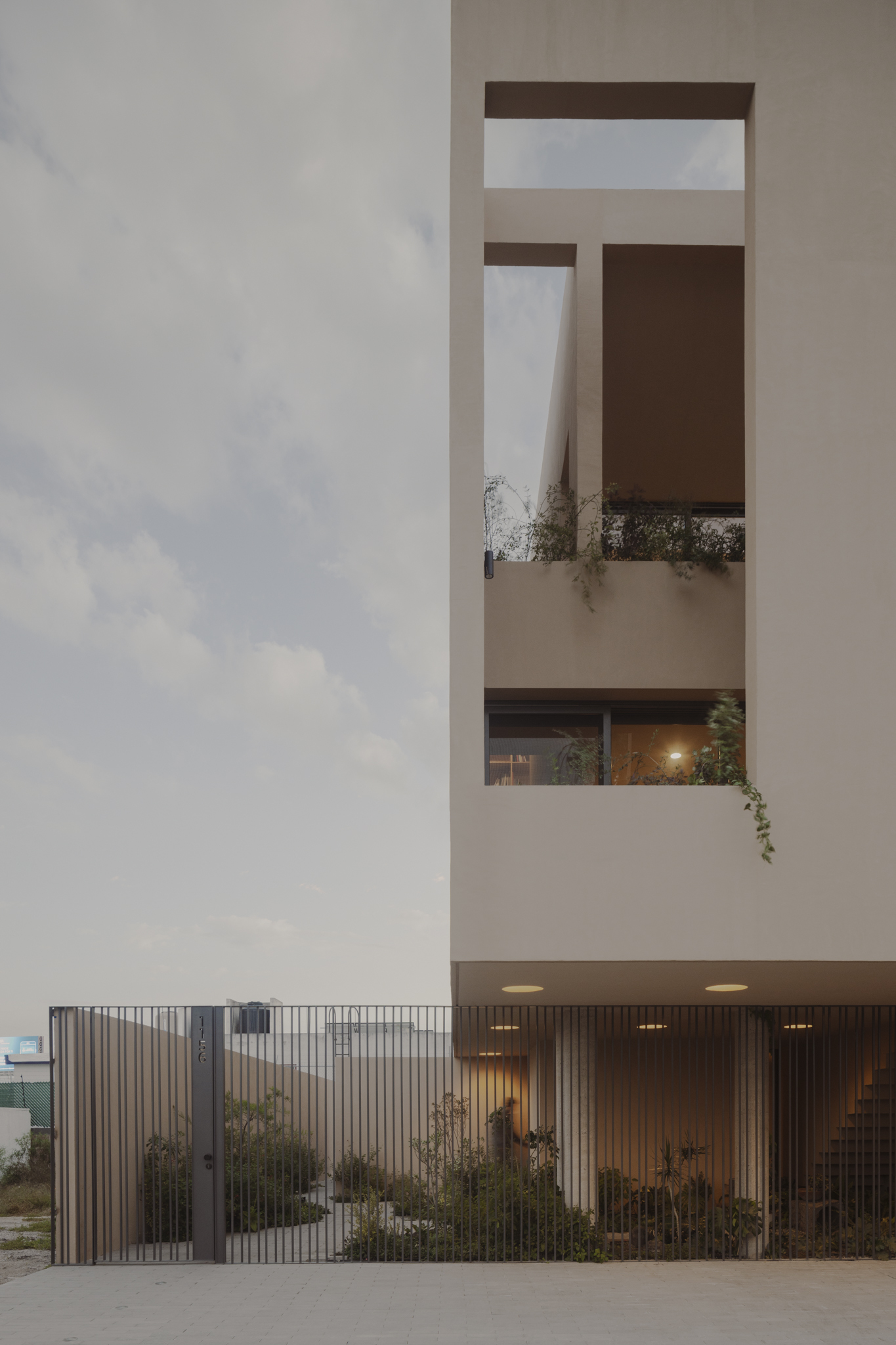 Aguilar House / Taller Segovia Molina-26