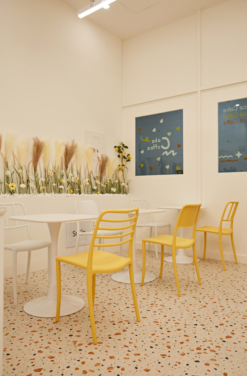 17 分满分的黄色咖啡厅设计-15