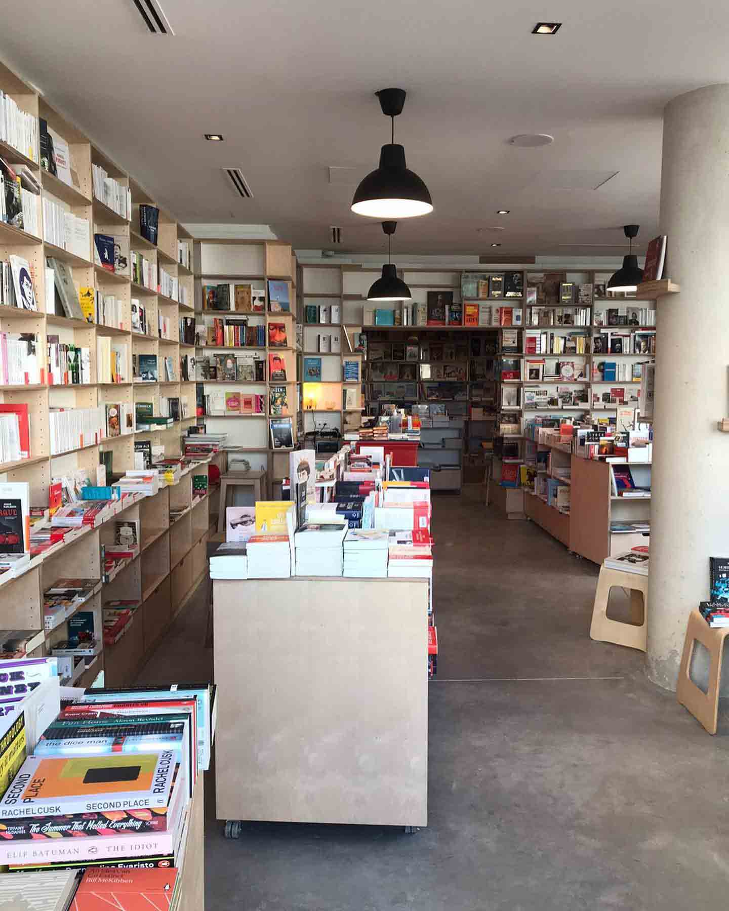 LIBRAIRIE LIRAGIF书店室内设计丨Alexis DUQUENNOY-6