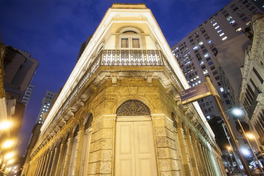 里约热内卢商业建筑设计典范 | Miguel Couto 的木质玻璃建筑-4