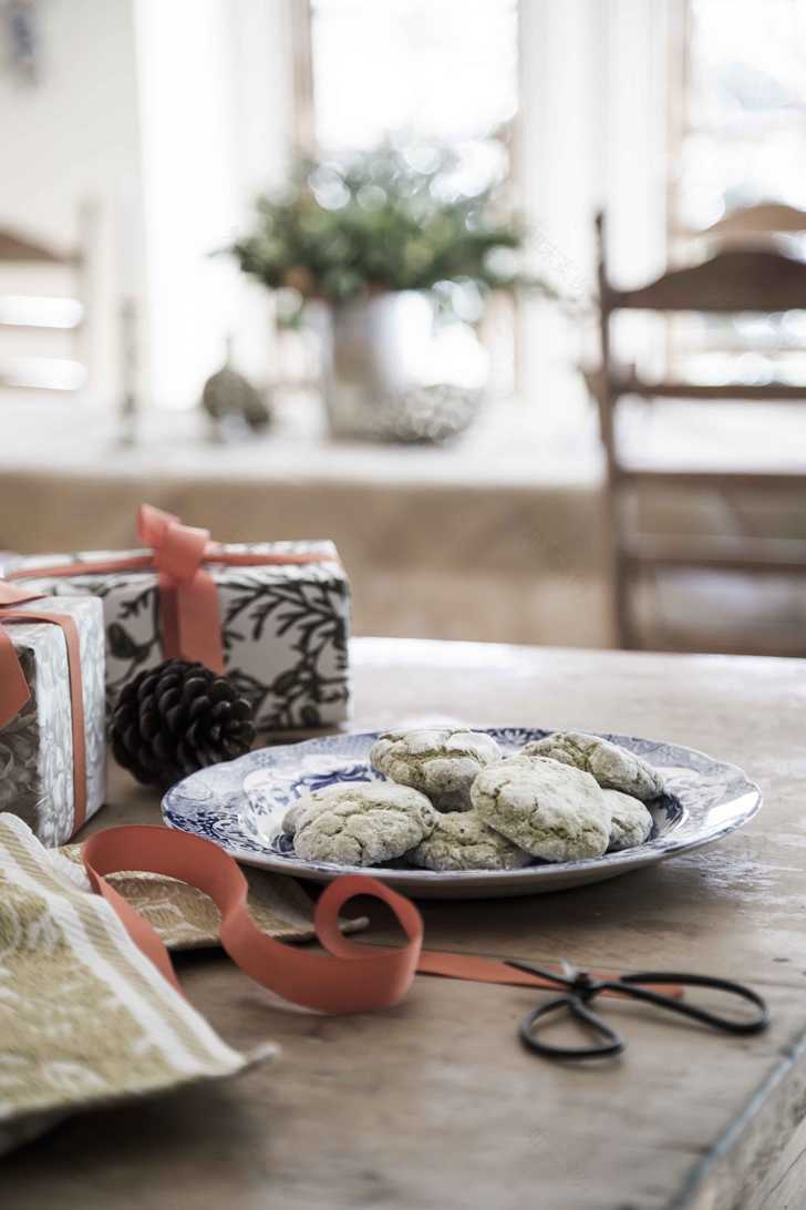 灰色调澳洲圣诞家居,桃色风情点亮节日氛围-13