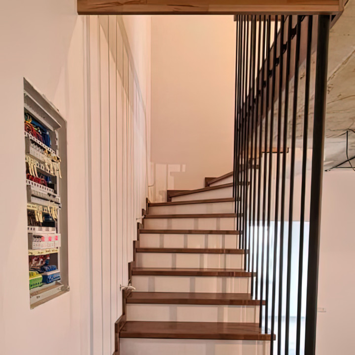 带格栅围栏的定制楼梯  格拉迪乌斯丨Gradius（乌克兰）-0