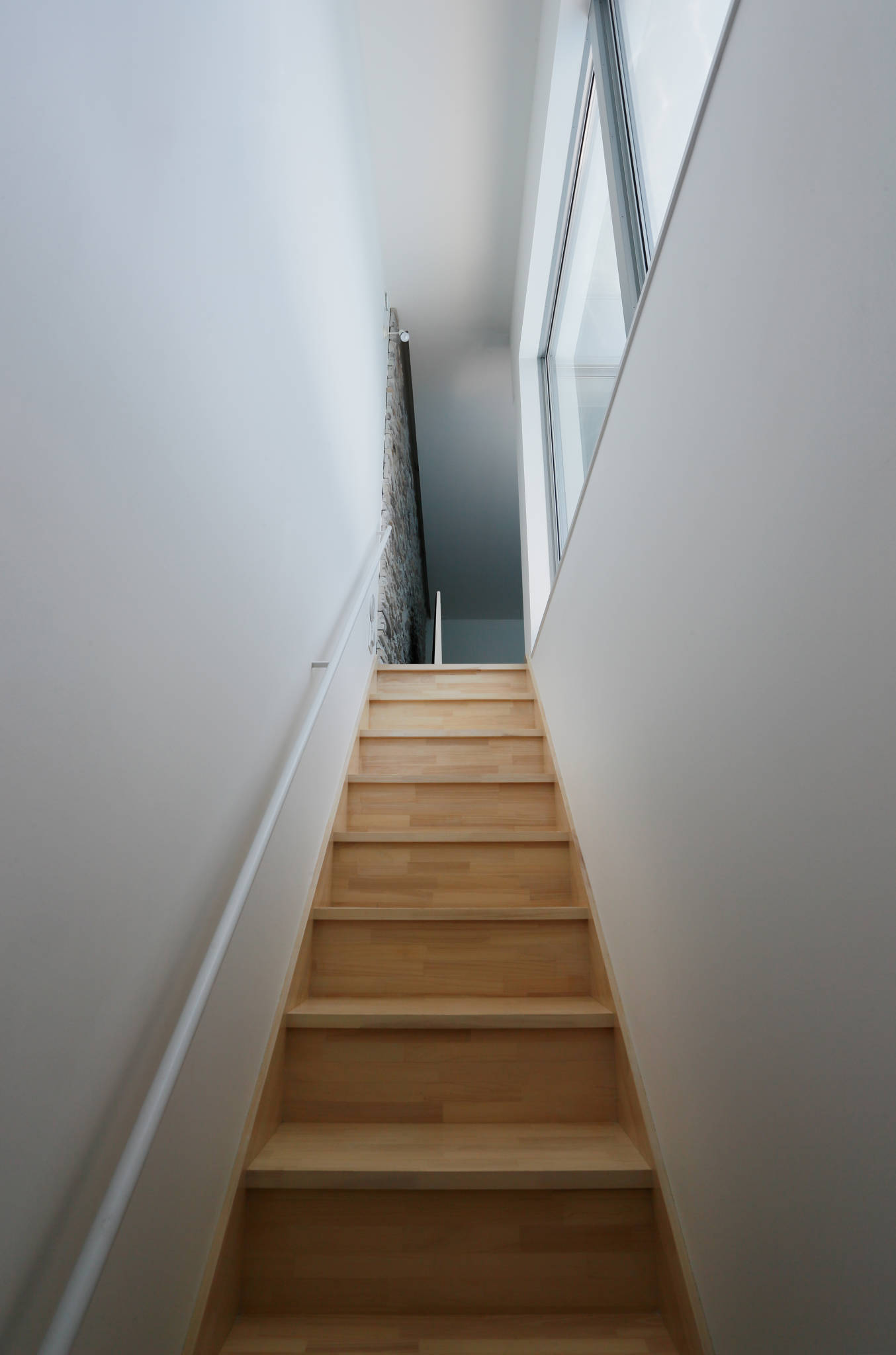 日本冈马“Lani”家庭室设计-11