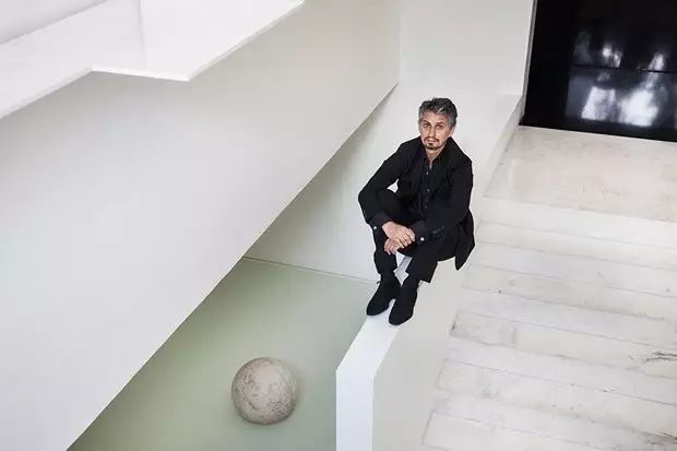 开了灯后，这家性冷淡风的酒店美爆了!-6