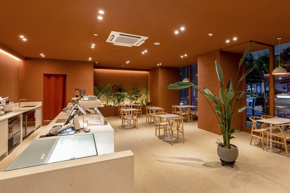 红色顿悟 | 22 平米极简咖啡厅设计-2