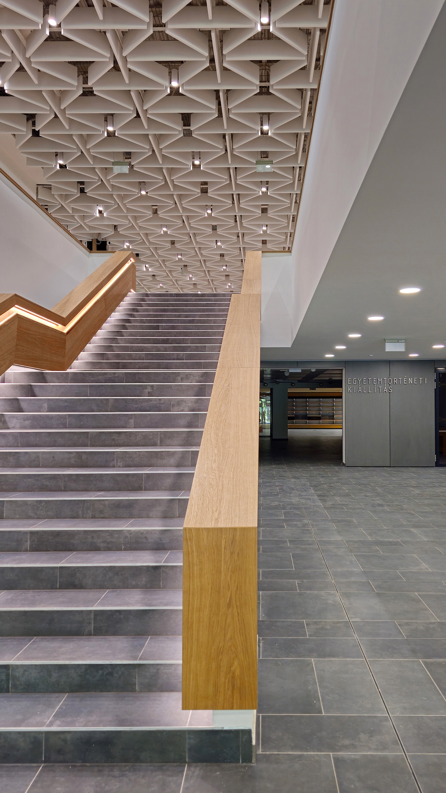 米什科尔茨大学图书馆和档案馆翻新扩建项目-55