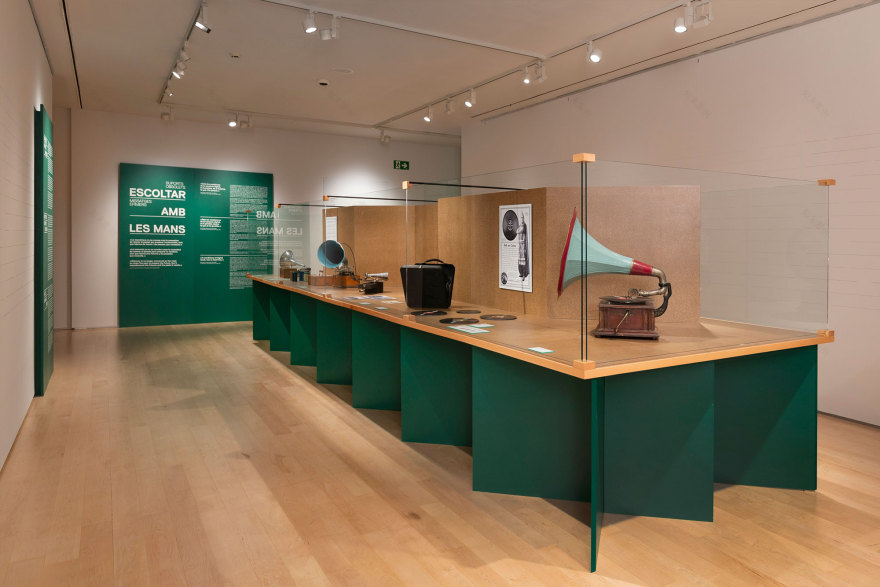 LISTENING WITH YOUR HANDS展览丨TurkeyMus-13