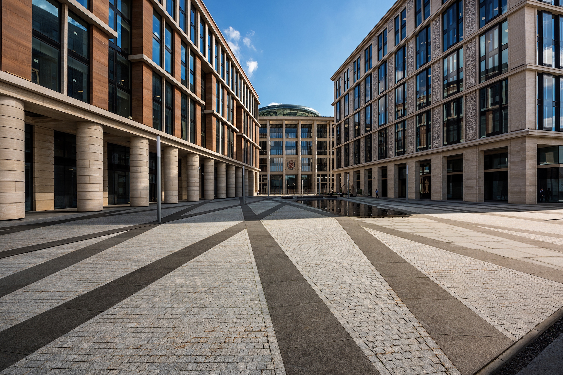 Àäìèíèñòðàòèâíûé è îáùåñòâåííî-äåëîâîé êîìïëåêñ «Íåâñêàÿ ðàòóøà»-32