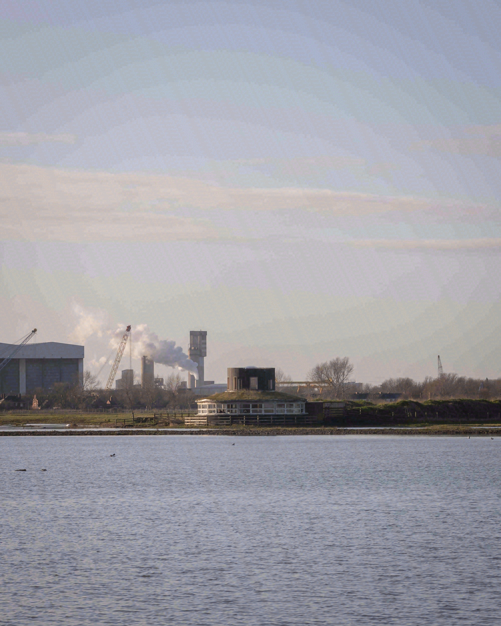 索尔索姆池塘鸟类隐蔽所丨英国丨Child Graddon Lewis-38