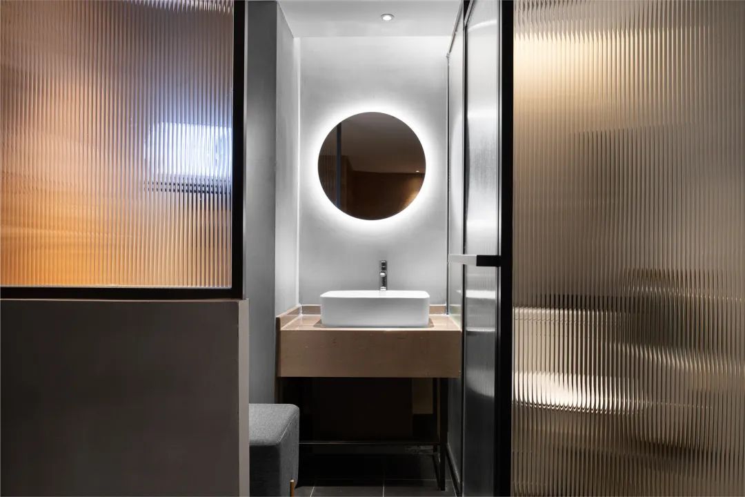 重庆观音桥“扎根山与”酒店 | 奶酪空间,猎奇体验-39