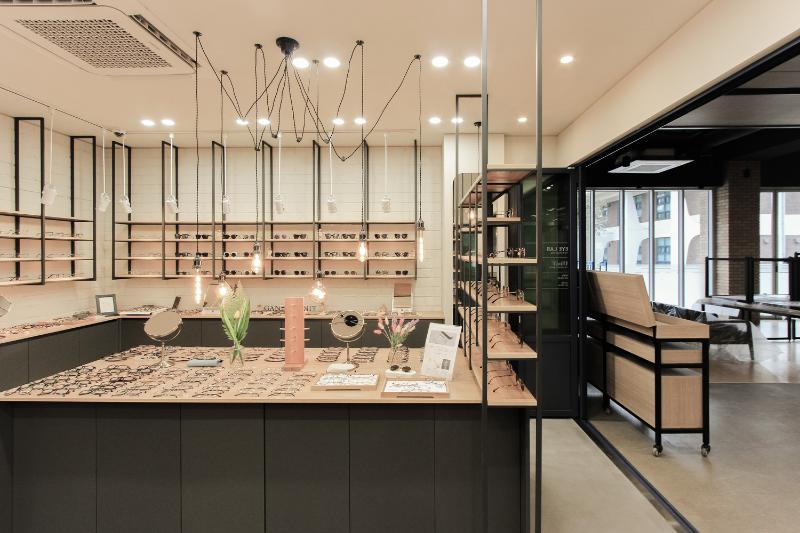 现代简约 12 平米眼镜店设计-14