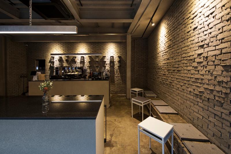 23 平米温馨砖墙咖啡馆 设计报价-4