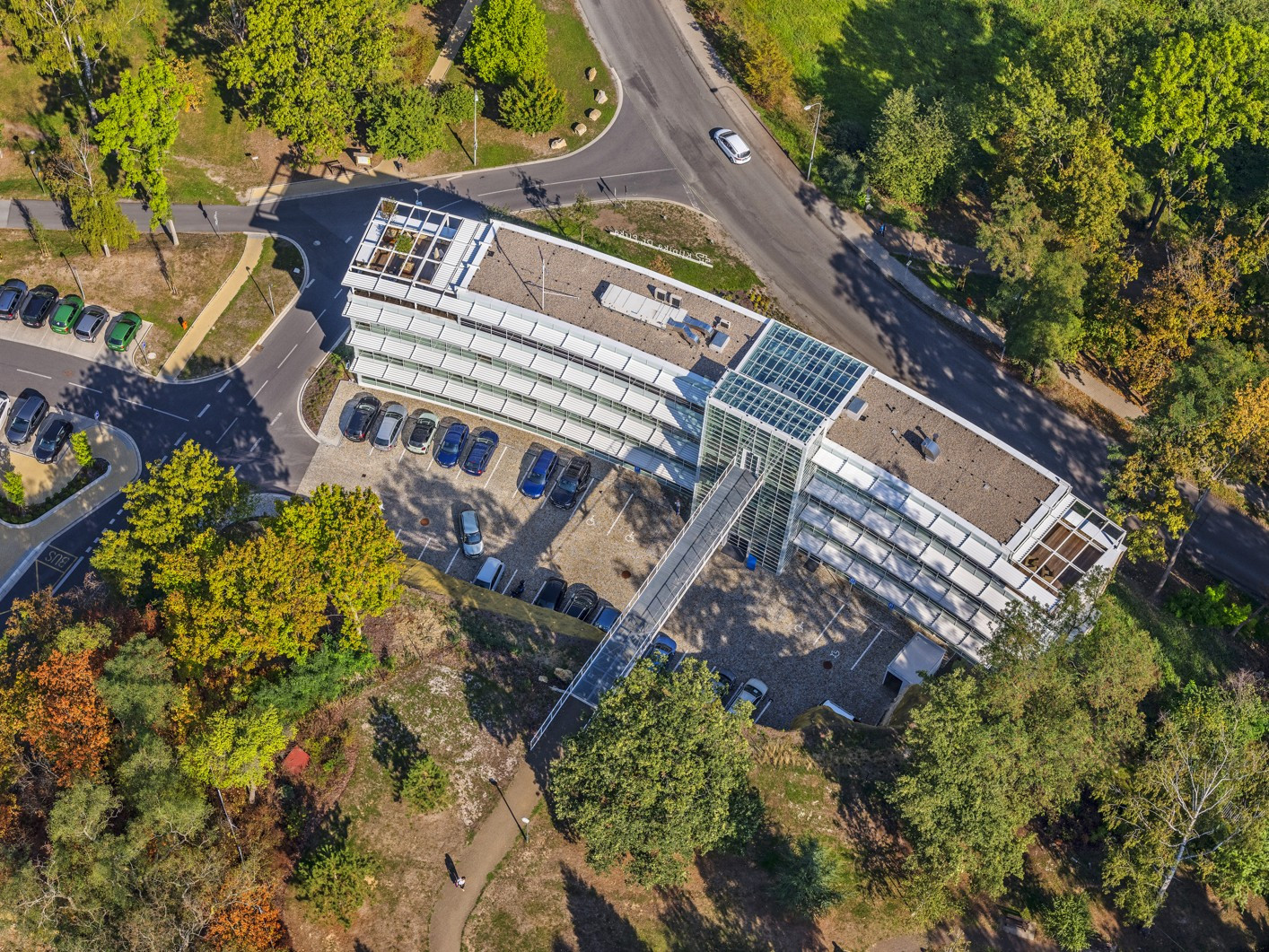 Dr· Pírka诊所新楼与森林公园岩石连接项目丨捷克丨Huť architektury Martin Rajniš-45