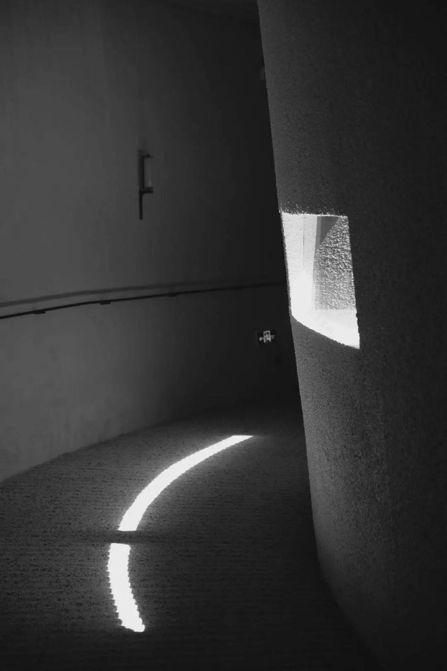 阿那亚的海、建筑与艺术 | 探索海边孤独的图书馆与礼堂-63