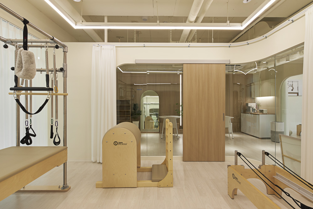 白色与木质，打造高级设计感的 26 平米小空间-14