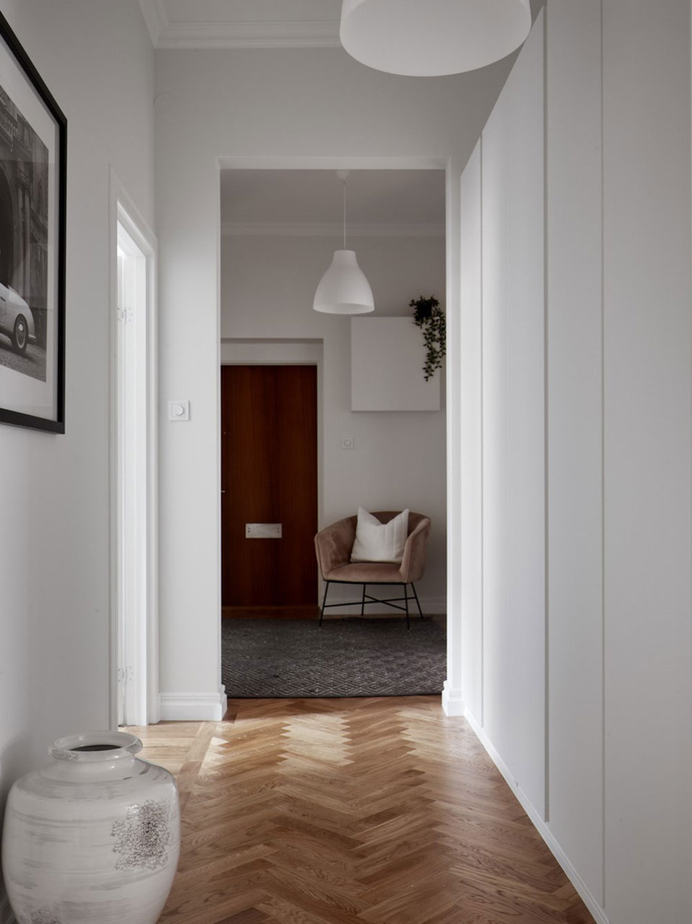 北欧风格公寓的优雅暗调设计-19