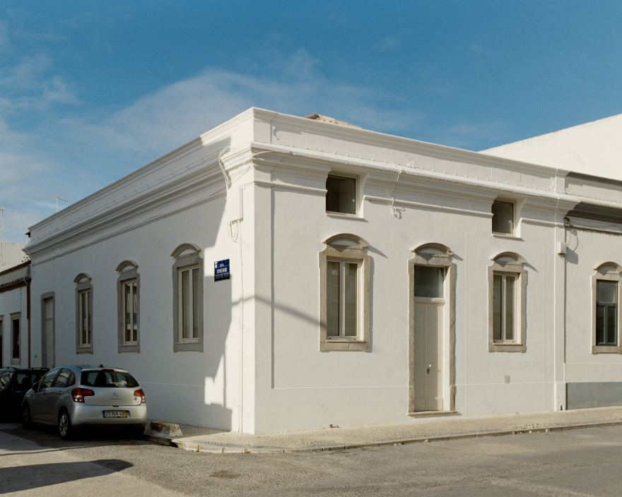 Cut(outs) House – Ceiling, Walls and Pillar / Corpo Atelier-23