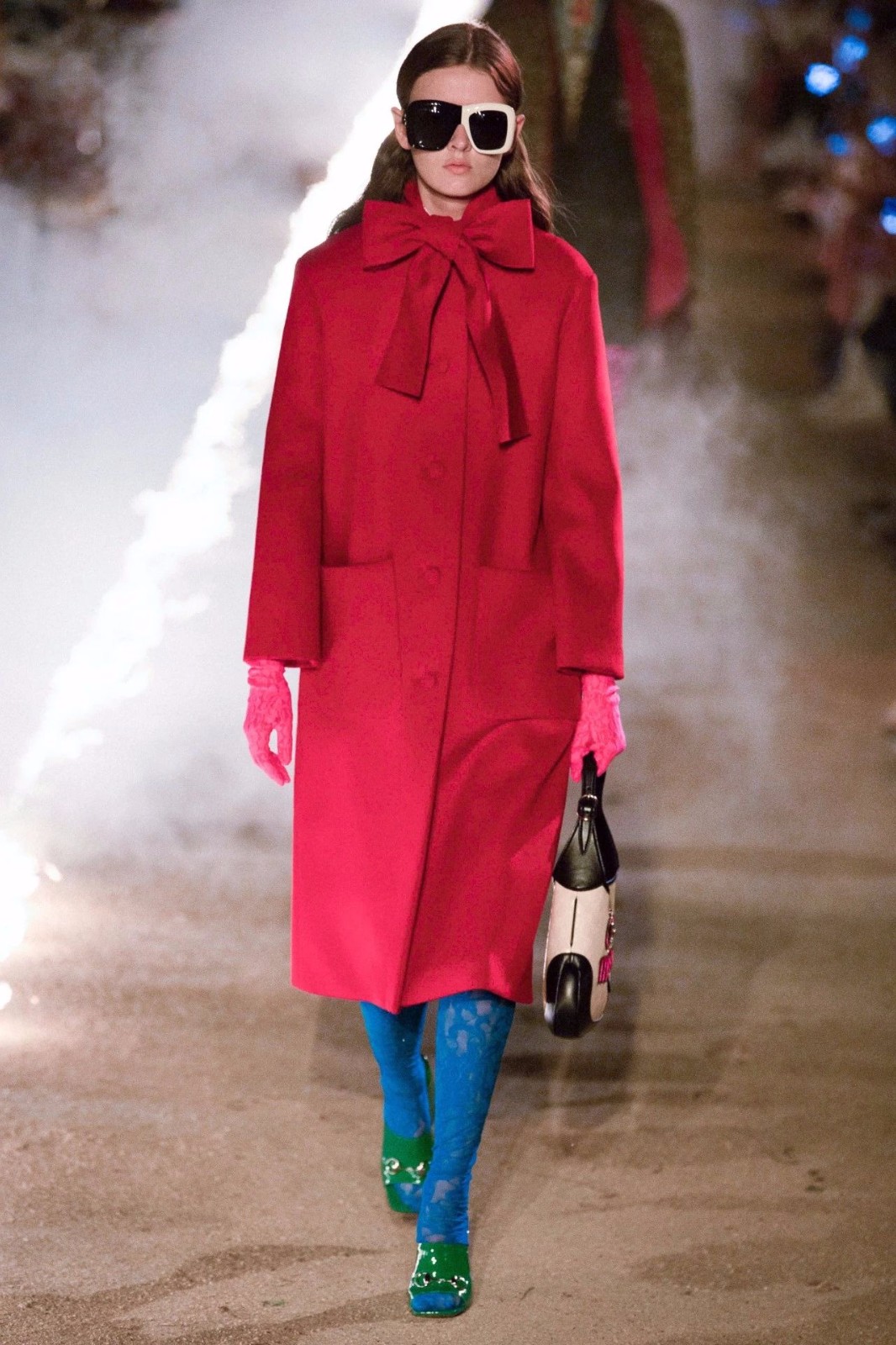 古驰 2019 早春秀 | 死亡与浪漫的奇妙融合-40