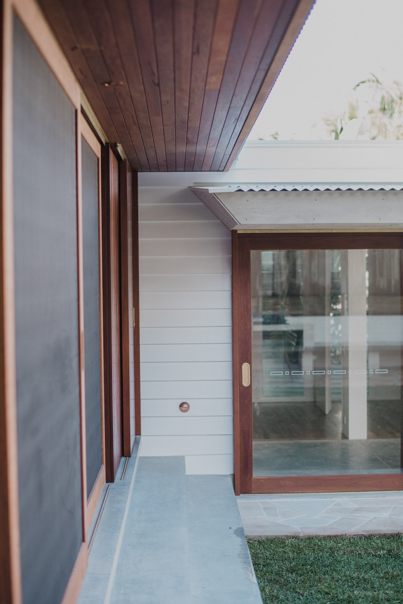 天幕屋；篷顶屋（具体可根据实际语境判断更合适的表达，这里CANOPY常见有天幕；篷顶等意思） 丨Walk North Architects-16