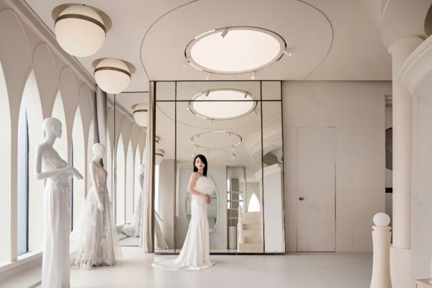 BRIGHT BRIDAL 璀璨·婚纱丨中国南宁丨叁仓设计-44