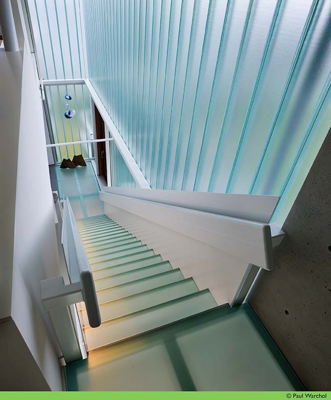 漂浮在海面上的钢构私宅-21