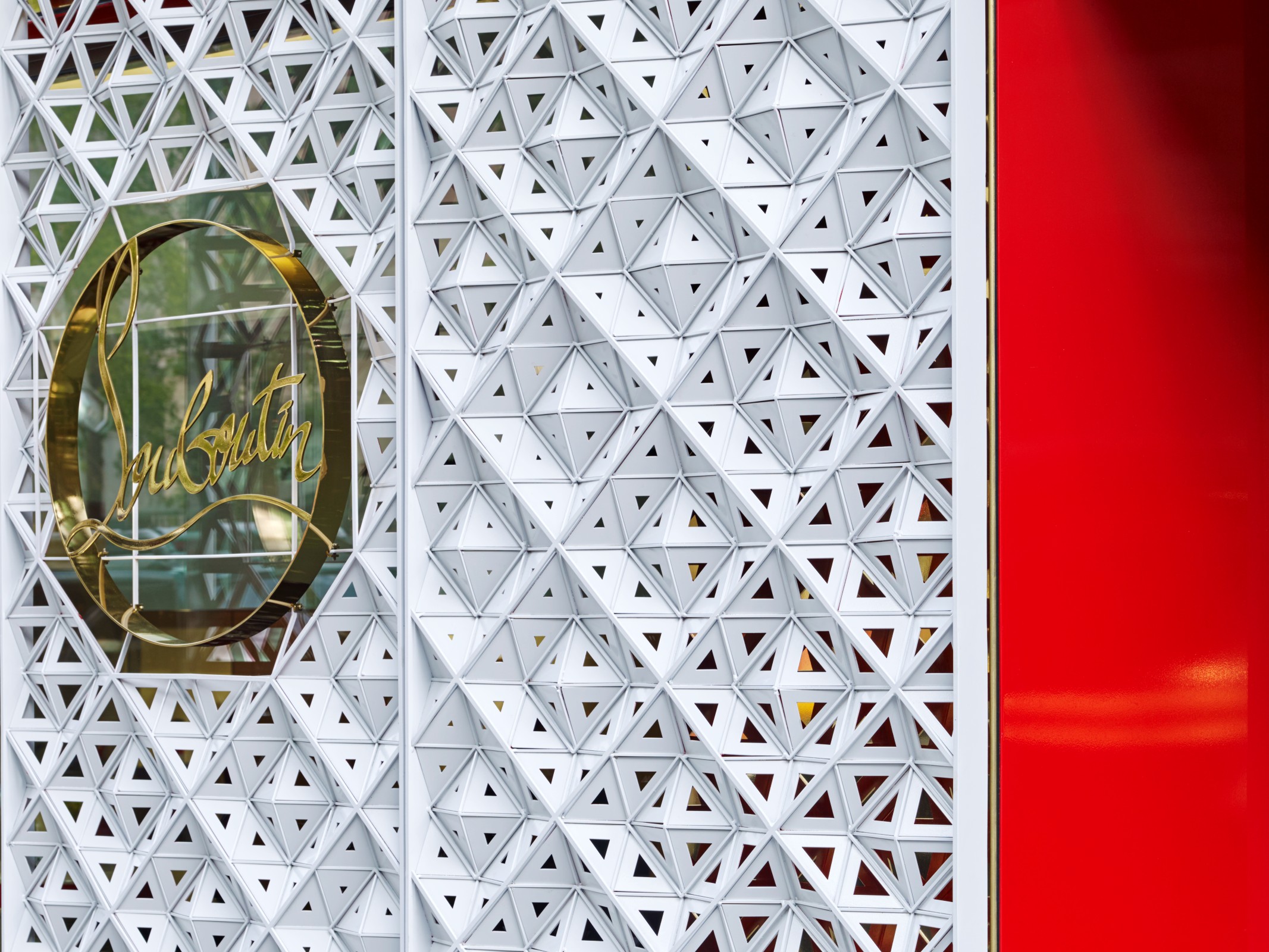 波浪金属屏风演绎商业空间新概念-10