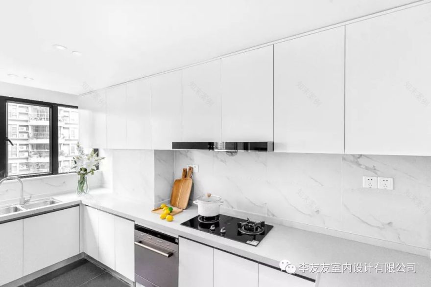 李友友设计打造现代极简医生家-19