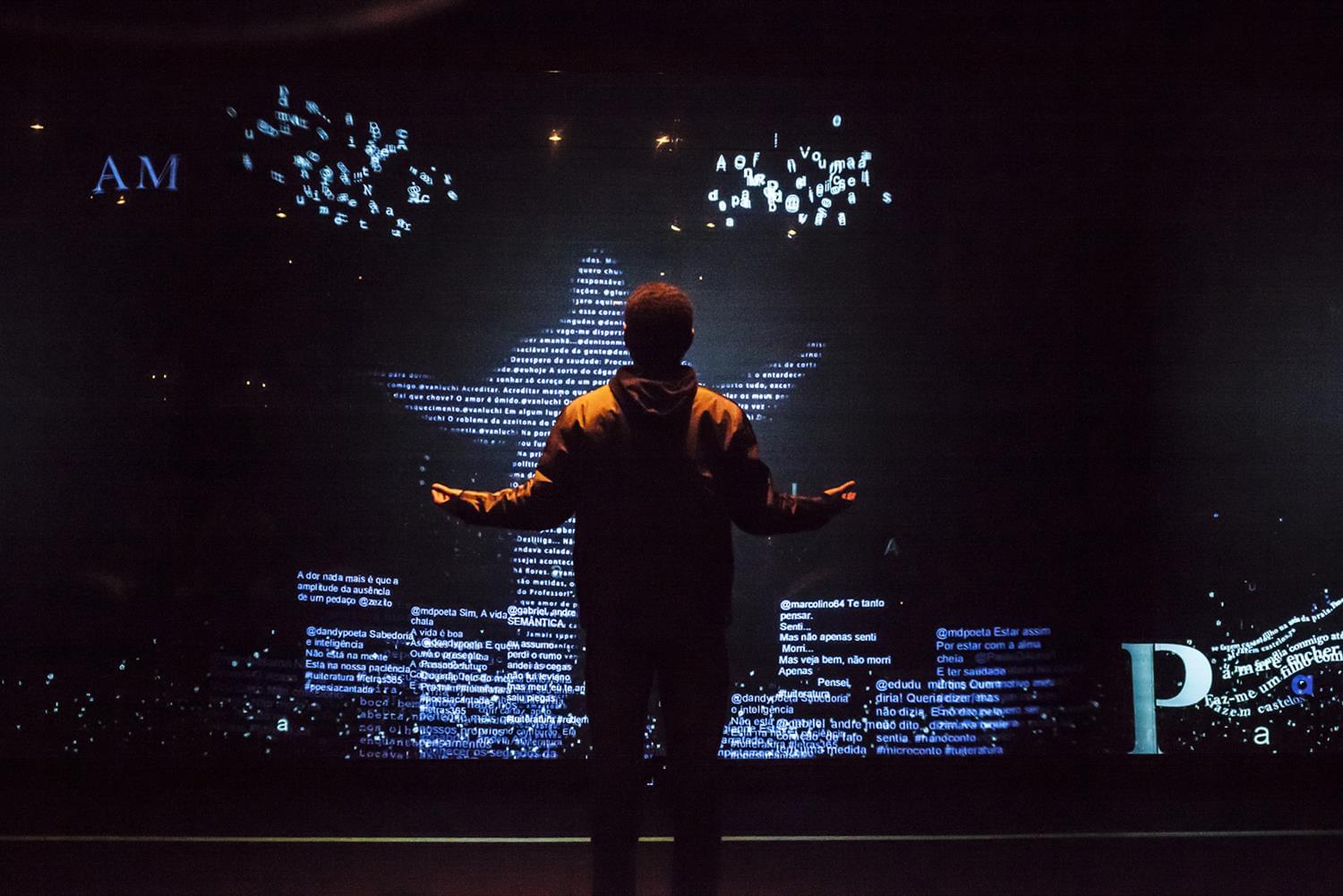 Tuiteratura · 沉浸式互动数字诗歌展-7