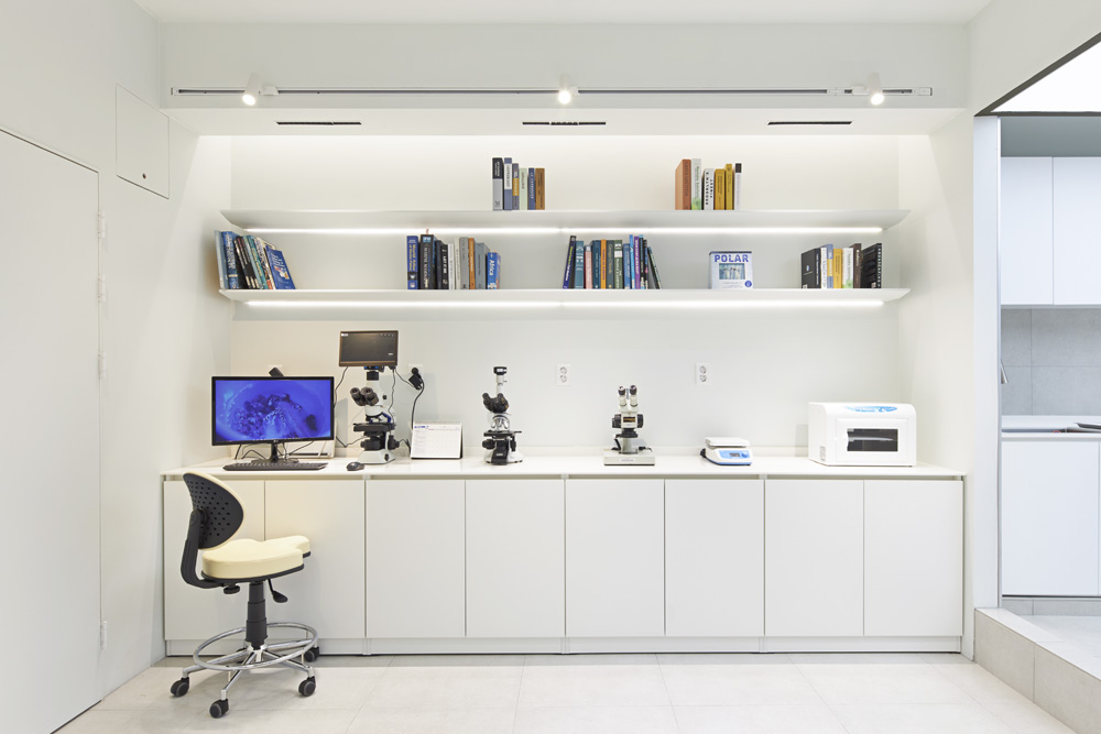 极简白调，25 平米的精致 COWA 展示空间-16