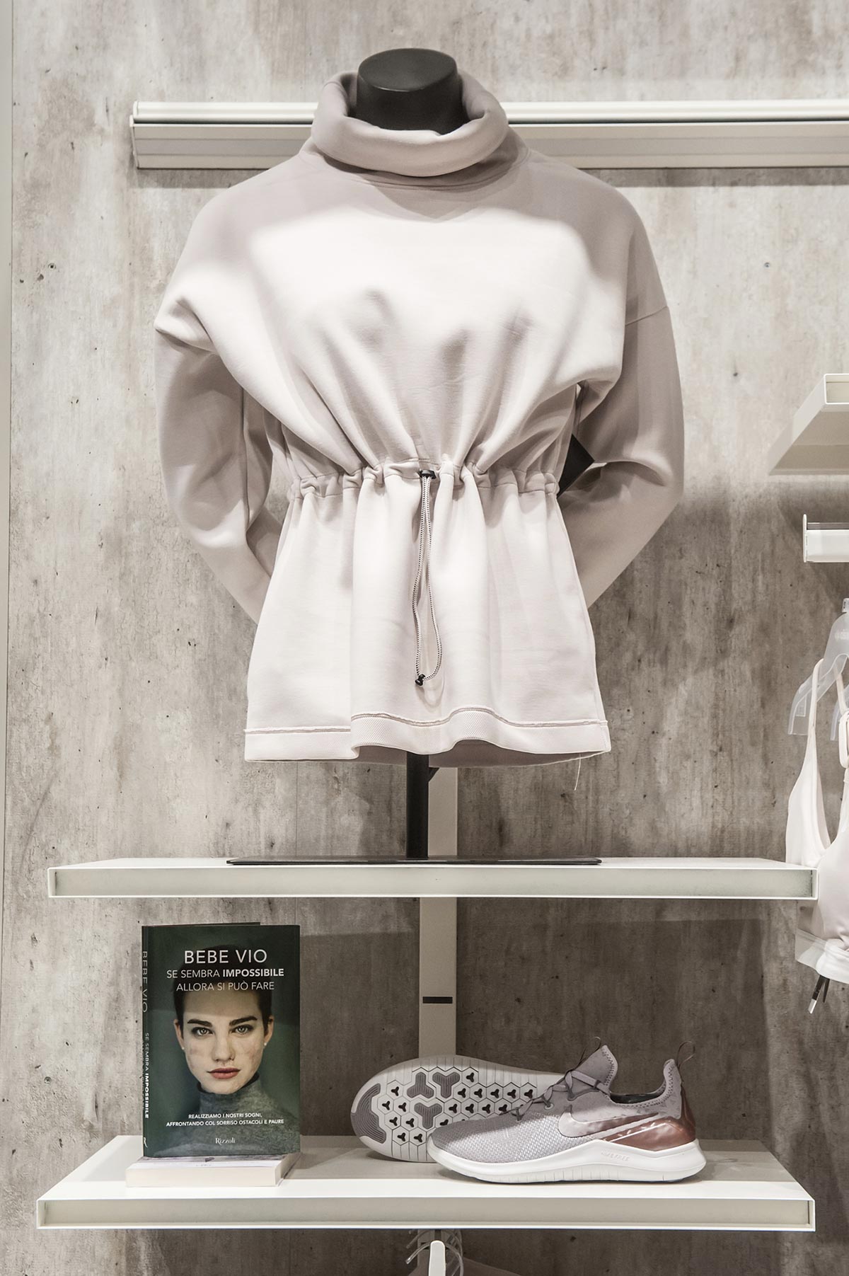 CISALFA罗马店铺女性区域改造及鞋墙翻新丨意大利罗马丨Valentina Elmiger-17