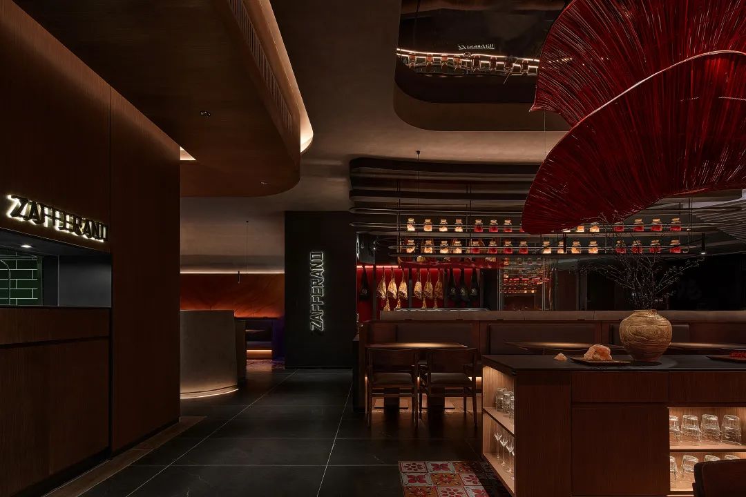 西班牙风情 | 齐聚混合设计打造独特餐饮空间-27