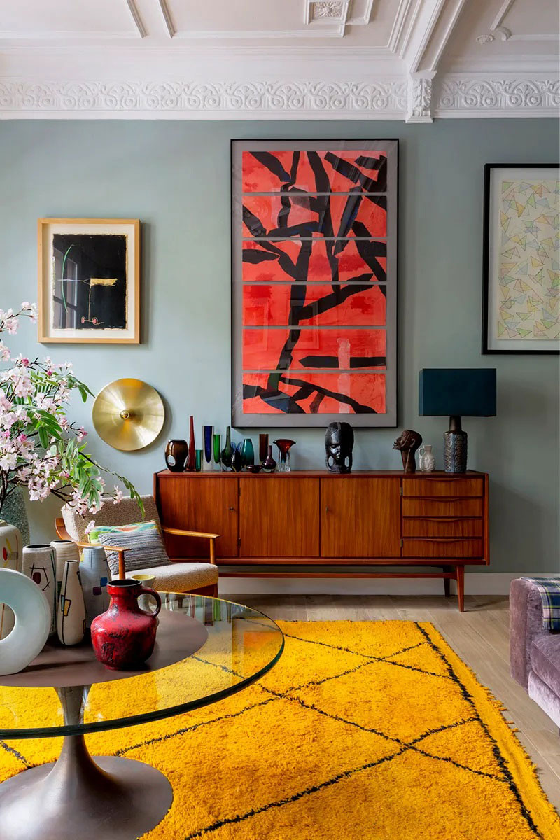 巴塞罗那现代主义建筑中小公寓的鲜艳设计-4