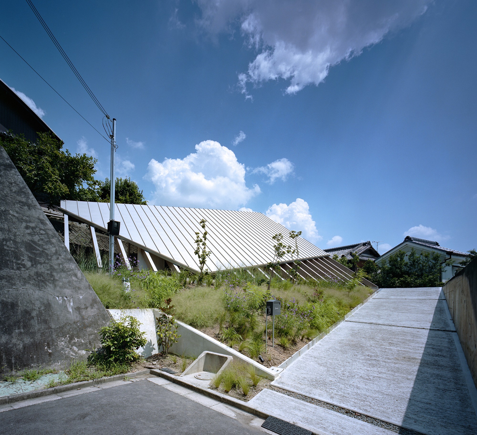 House in Gakuenmae / Fujiwaramuro Architects-18