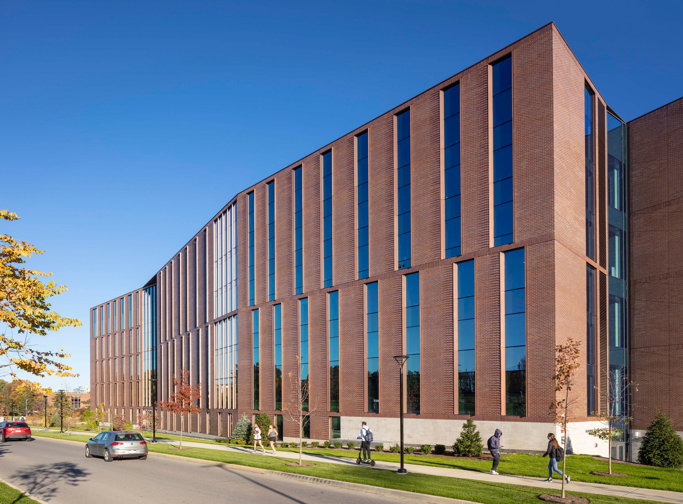 Payette creates engineering building with a "folded form" at Penn State University-15