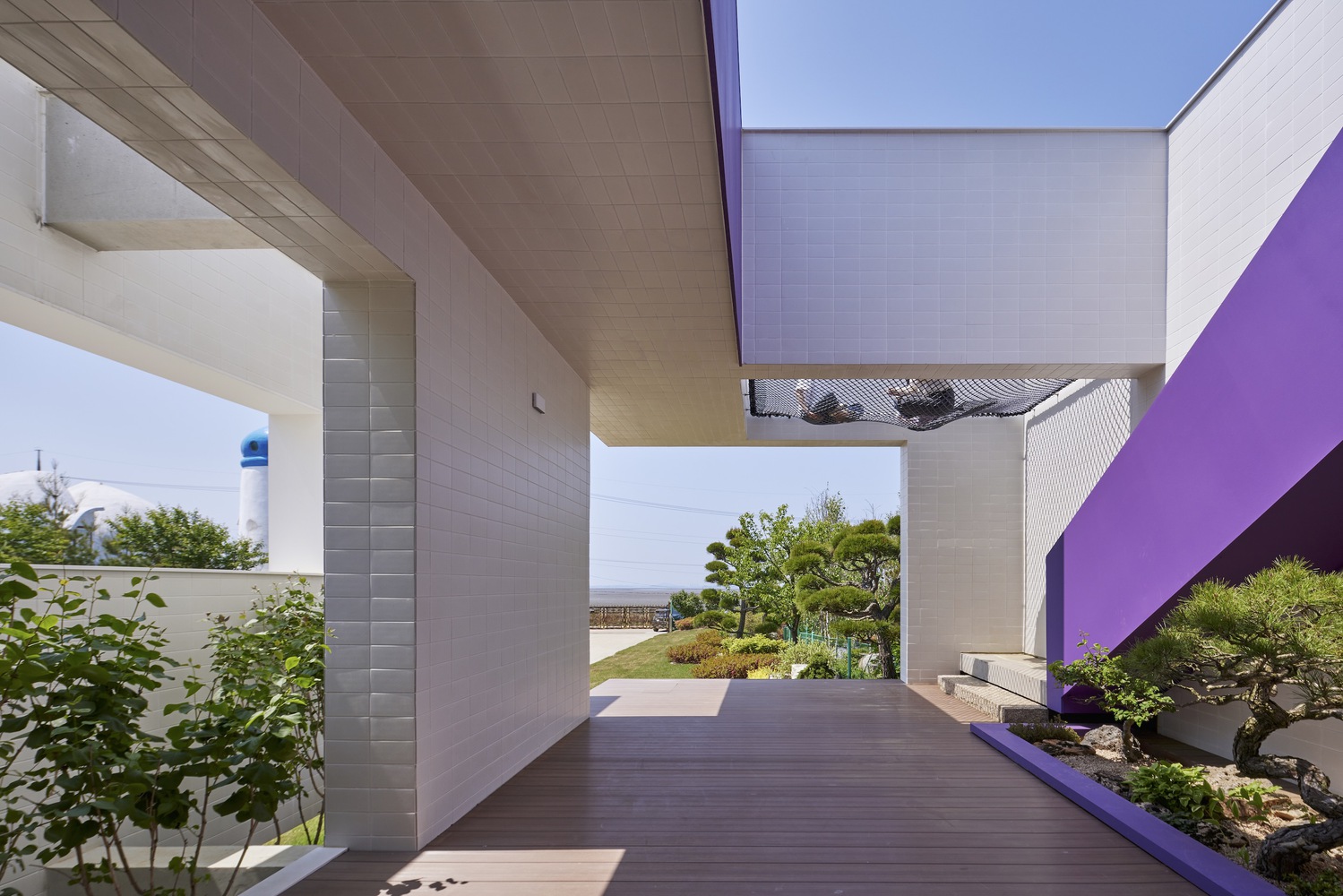 Square House · 漂浮的度假胜地-7