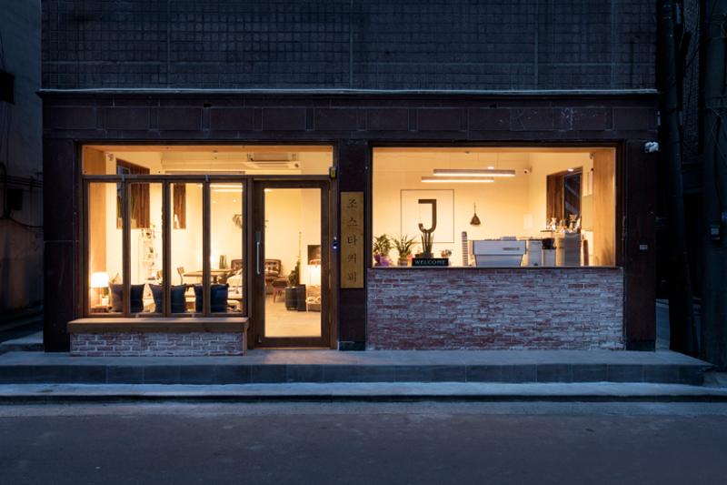 极简纯白木质风，12 平米小咖啡馆设计-11