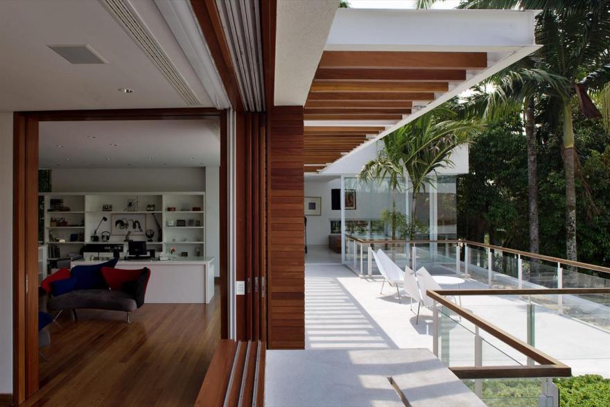 巴西 Residência RF · 现代钢材与玻璃的完美结合-10
