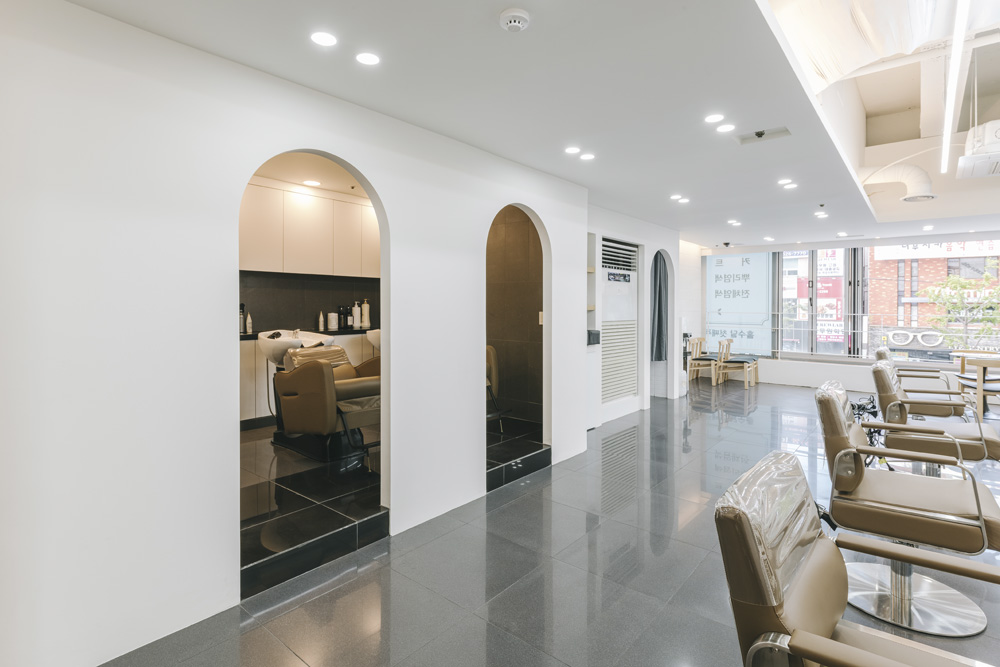 白色简约 40 平米釜山美容店翻新设计-6